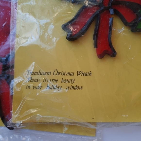 2 Vintage Crystalline acrylic faux stained glass hanging Christmas wreat… - Picture 4 of 9